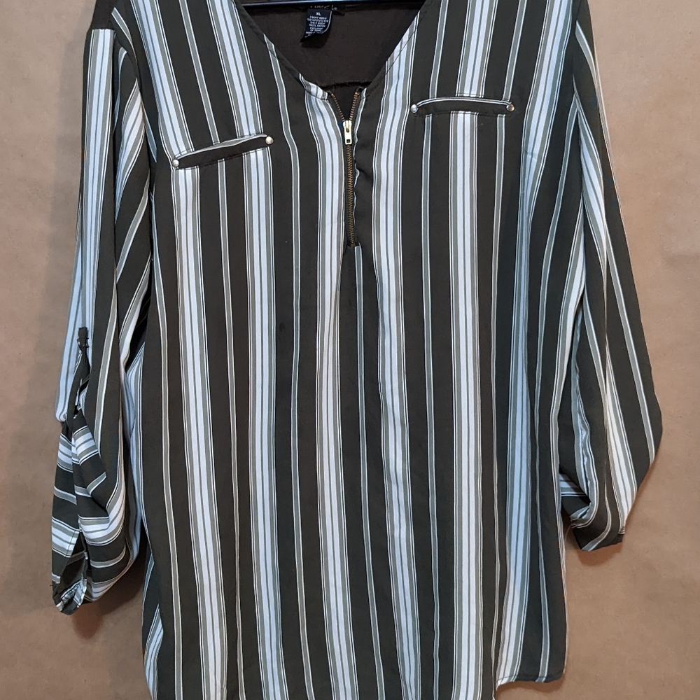 Rue 21 green striped thin long sleeve blouse